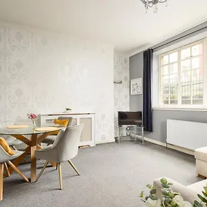 2 Bedroom Royal Mile , Edinburgh United Kingdom